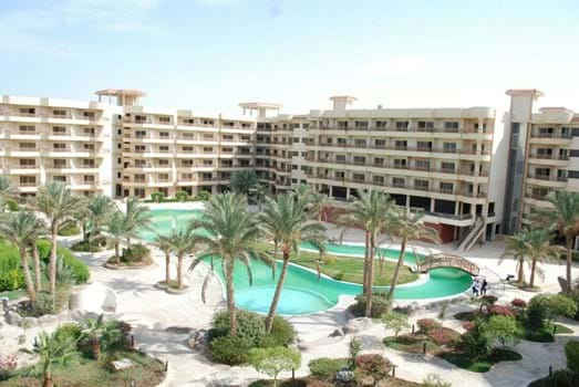 Furnished apartment with pool and beach!El Ahyaa